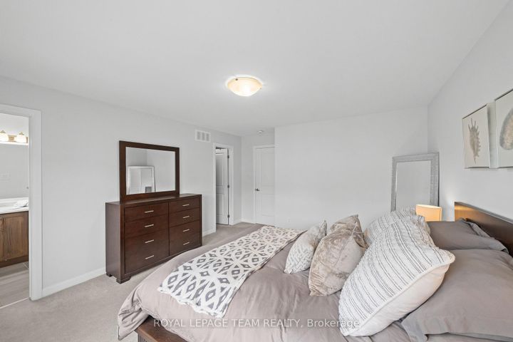 Photo 23 at 45 Finglas Court N, Nepean (Half Moon Bay), Ottawa