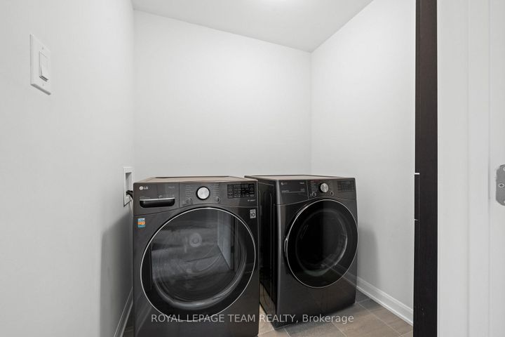 Photo 29 at 45 Finglas Court N, Nepean (Half Moon Bay), Ottawa