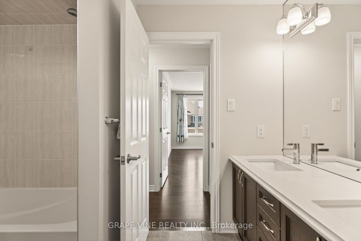 Photo 28 at 414 Aphelion Crescent, Nepean (Half Moon Bay), Ottawa