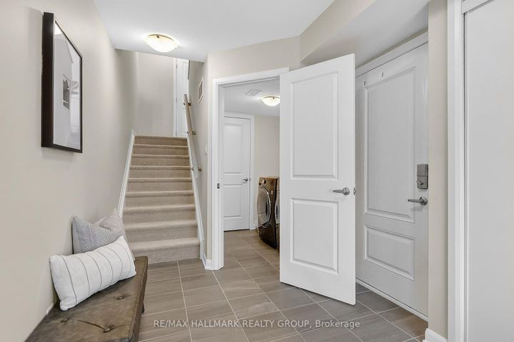 Photo 2 at 58 Teelin Circle, Nepean (Half Moon Bay), Ottawa