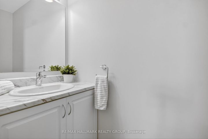 Photo 3 at 58 Teelin Circle, Nepean (Half Moon Bay), Ottawa
