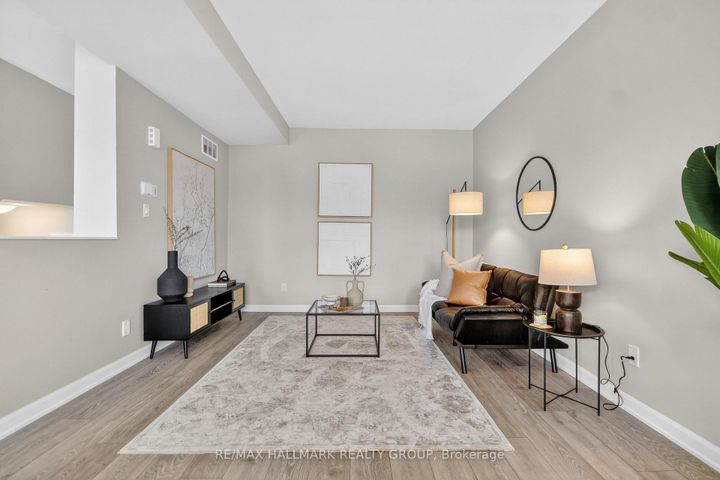 Photo 4 at 58 Teelin Circle, Nepean (Half Moon Bay), Ottawa