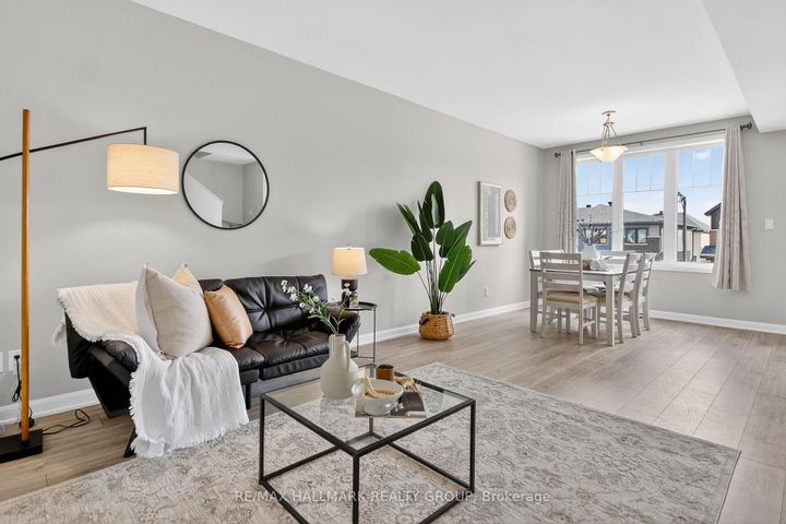Photo 5 at 58 Teelin Circle, Nepean (Half Moon Bay), Ottawa