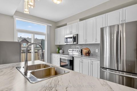 Photo 9 at 58 Teelin Circle, Nepean (Half Moon Bay), Ottawa