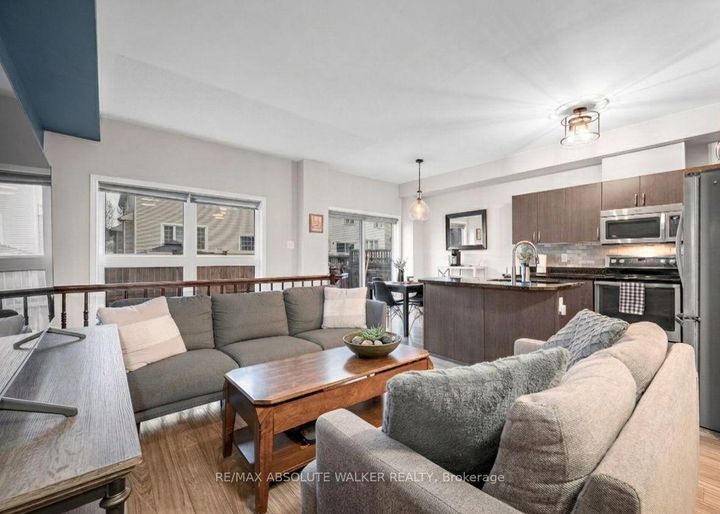 Photo 7 at 33 Dundalk Private, Nepean (Stonebridge), Ottawa