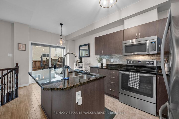 Photo 10 at 33 Dundalk Private, Nepean (Stonebridge), Ottawa