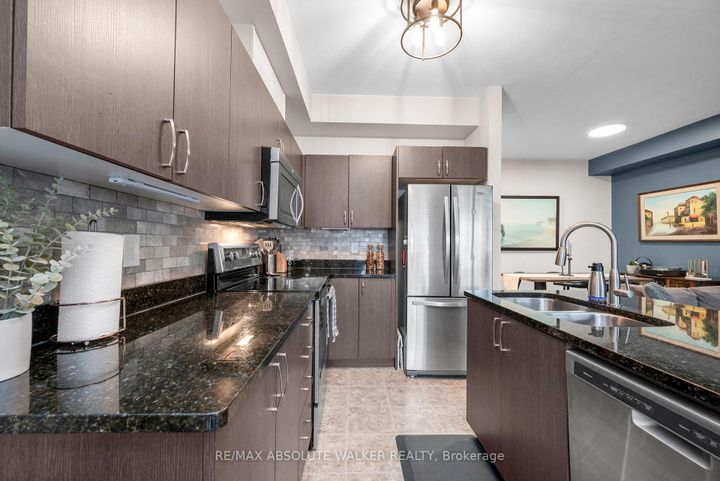Photo 11 at 33 Dundalk Private, Nepean (Stonebridge), Ottawa