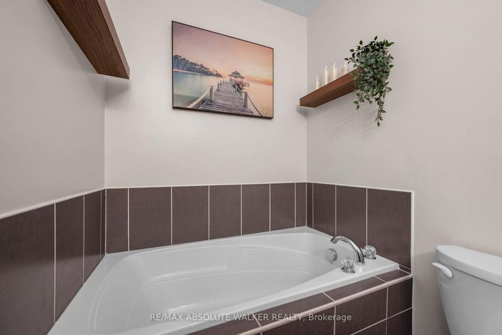 Photo 20 at 33 Dundalk Private, Nepean (Stonebridge), Ottawa