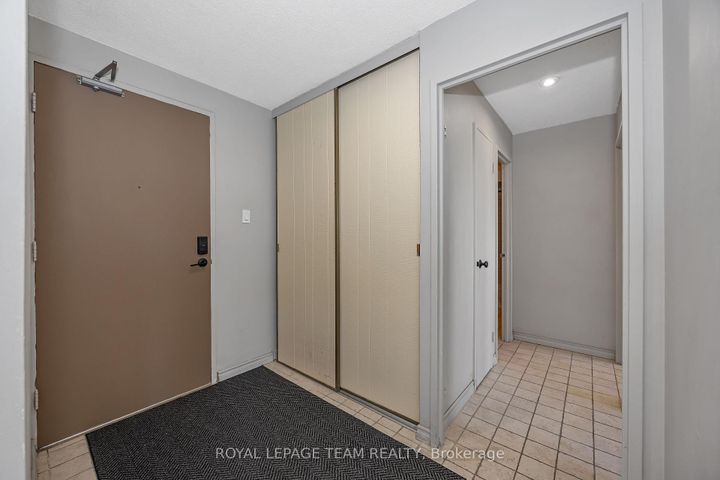 Photo 7 at 707 - 20 Chesterton Drive, Nepean (Borden Farm/Stewart Farm/Carleton Heights/Parkwood Hills), Ottawa