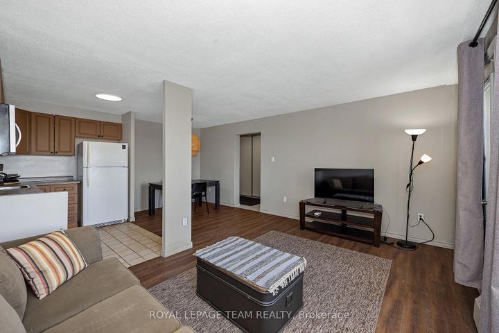 Photo 14 at 707 - 20 Chesterton Drive, Nepean (Borden Farm/Stewart Farm/Carleton Heights/Parkwood Hills), Ottawa