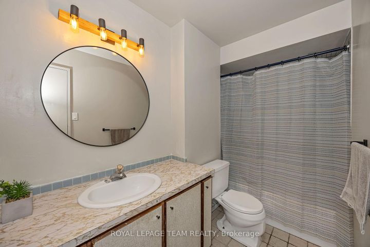 Photo 22 at 707 - 20 Chesterton Drive, Nepean (Borden Farm/Stewart Farm/Carleton Heights/Parkwood Hills), Ottawa