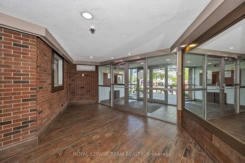 Photo 3 at 707 - 20 Chesterton Drive, Nepean (Borden Farm/Stewart Farm/Carleton Heights/Parkwood Hills), Ottawa