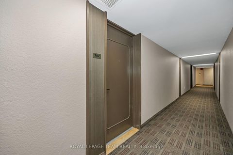 Photo 6 at 707 - 20 Chesterton Drive, Nepean (Borden Farm/Stewart Farm/Carleton Heights/Parkwood Hills), Ottawa