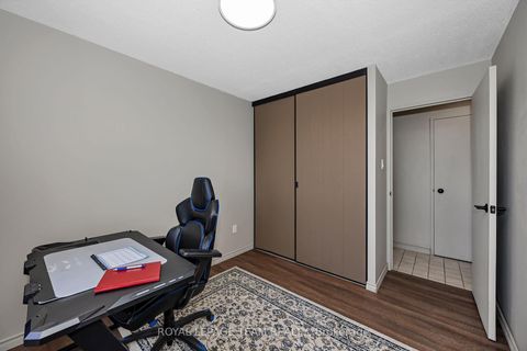 Photo 21 at 707 - 20 Chesterton Drive, Nepean (Borden Farm/Stewart Farm/Carleton Heights/Parkwood Hills), Ottawa