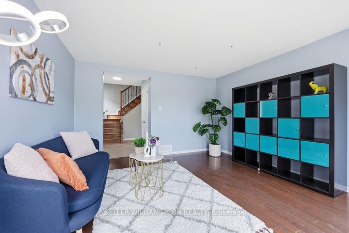 Photo 5 at 90 Sunvale Way, Nepean (Barrhaven East), Ottawa