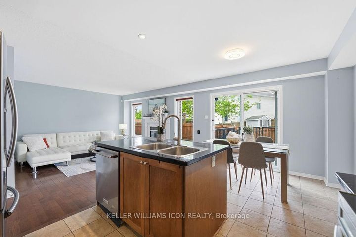 Photo 12 at 90 Sunvale Way, Nepean (Barrhaven East), Ottawa
