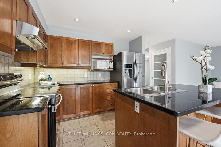 Photo 13 at 90 Sunvale Way, Nepean (Barrhaven East), Ottawa
