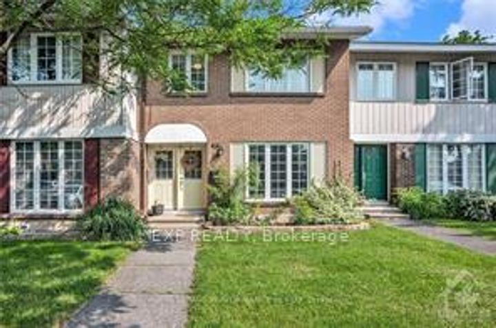 Photo 1 at 29 - 415 Kintyre Private, Nepean (Carleton Square), Ottawa