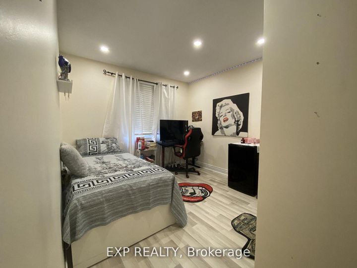 Photo 14 at 29 - 415 Kintyre Private, Nepean (Carleton Square), Ottawa