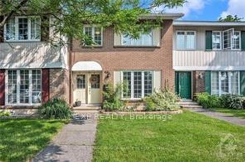 Photo 1 at 29 - 415 Kintyre Private, Nepean (Carleton Square), Ottawa