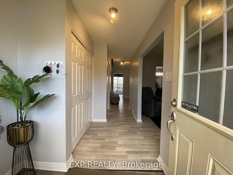 Photo 2 at 29 - 415 Kintyre Private, Nepean (Carleton Square), Ottawa