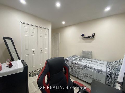 Photo 17 at 29 - 415 Kintyre Private, Nepean (Carleton Square), Ottawa