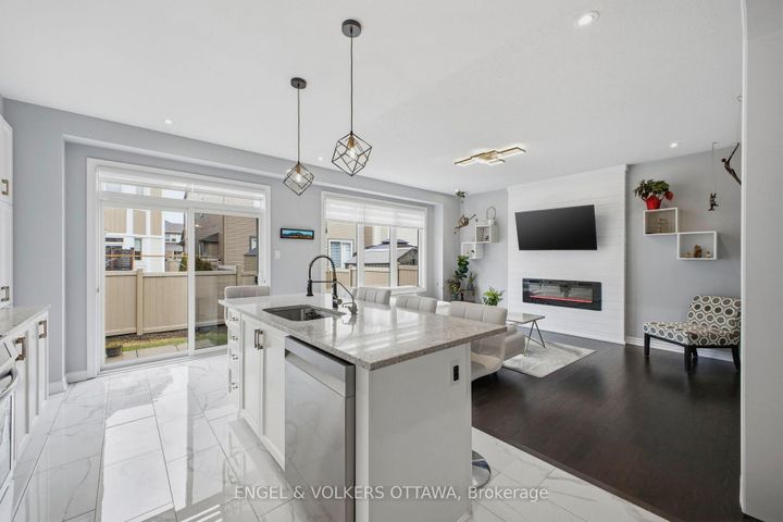Photo 5 at 139 Switch Grass Crescent, Nepean (Half Moon Bay), Ottawa