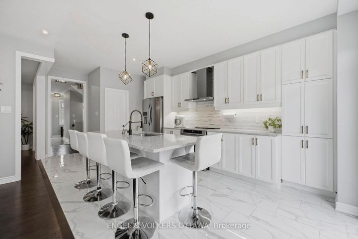 Photo 7 at 139 Switch Grass Crescent, Nepean (Half Moon Bay), Ottawa