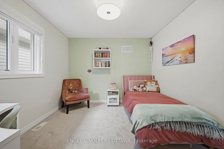 Photo 15 at 139 Switch Grass Crescent, Nepean (Half Moon Bay), Ottawa