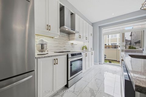 Photo 4 at 139 Switch Grass Crescent, Nepean (Half Moon Bay), Ottawa