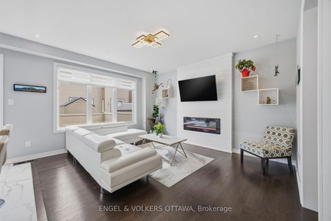 Photo 8 at 139 Switch Grass Crescent, Nepean (Half Moon Bay), Ottawa