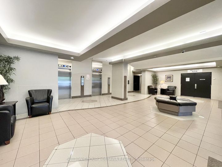 Photo 2 at 704 - 900 Dynes Road, Nepean (Carleton Square), Ottawa