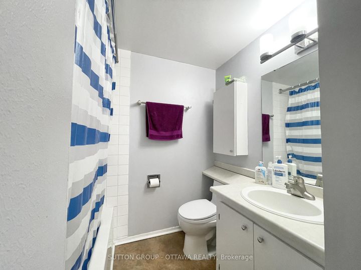 Photo 13 at 704 - 900 Dynes Road, Nepean (Carleton Square), Ottawa
