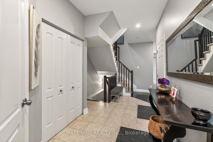 Photo 5 at 112 Hawkshaw Crescent, Nepean (Cedargrove/Fraserdale), Ottawa