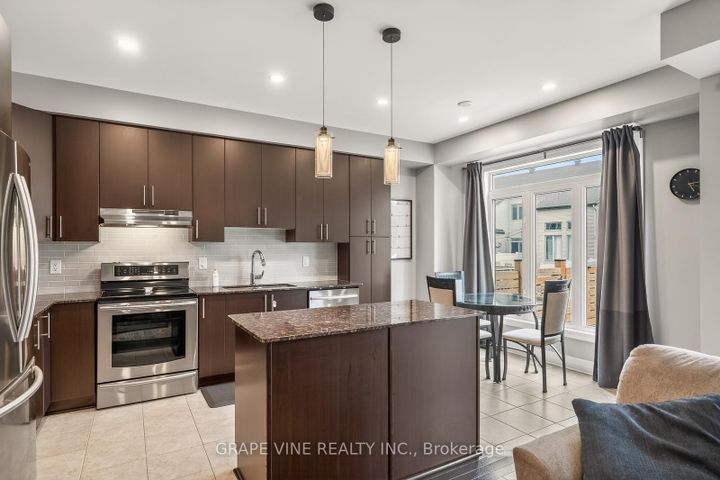 Photo 9 at 112 Hawkshaw Crescent, Nepean (Cedargrove/Fraserdale), Ottawa