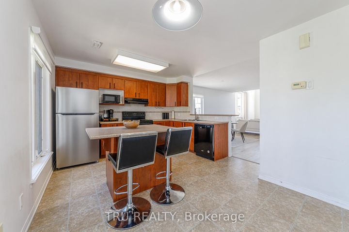 Photo 9 at 10 - 272 Keltie Private, Nepean (Longfields), Ottawa