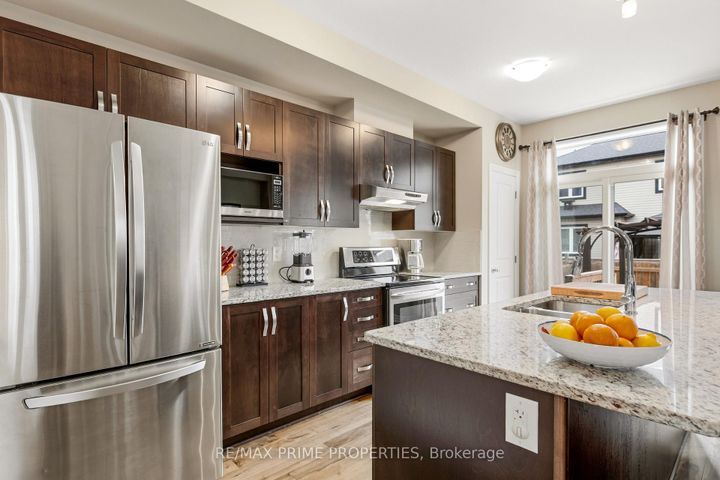 Photo 9 at 942 Kilbirnie Drive, Nepean (Half Moon Bay), Ottawa