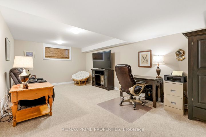 Photo 28 at 942 Kilbirnie Drive, Nepean (Half Moon Bay), Ottawa