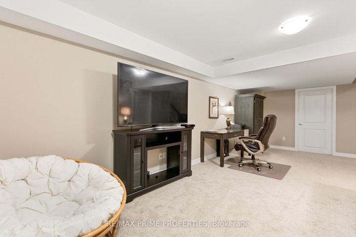 Photo 31 at 942 Kilbirnie Drive, Nepean (Half Moon Bay), Ottawa