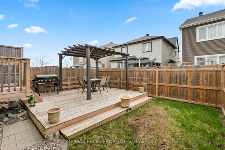 Photo 37 at 942 Kilbirnie Drive, Nepean (Half Moon Bay), Ottawa