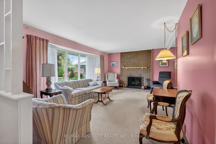 Photo 5 at 59 Evergreen Drive, Nepean (Lynwood Village), Ottawa