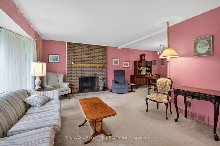Photo 6 at 59 Evergreen Drive, Nepean (Lynwood Village), Ottawa