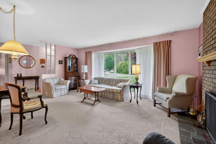 Photo 7 at 59 Evergreen Drive, Nepean (Lynwood Village), Ottawa