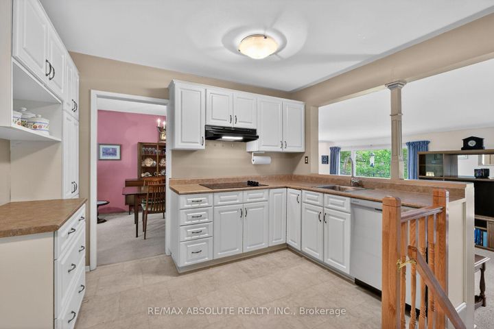 Photo 18 at 59 Evergreen Drive, Nepean (Lynwood Village), Ottawa