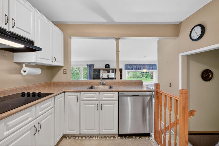 Photo 19 at 59 Evergreen Drive, Nepean (Lynwood Village), Ottawa