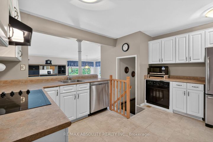 Photo 21 at 59 Evergreen Drive, Nepean (Lynwood Village), Ottawa