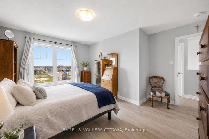 Photo 17 at 219 Liebe Terrace, Nepean (Heritage Park), Ottawa