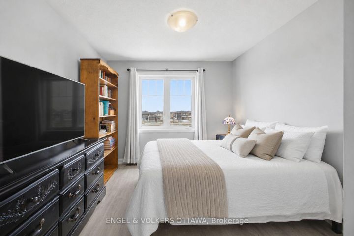 Photo 20 at 219 Liebe Terrace, Nepean (Heritage Park), Ottawa