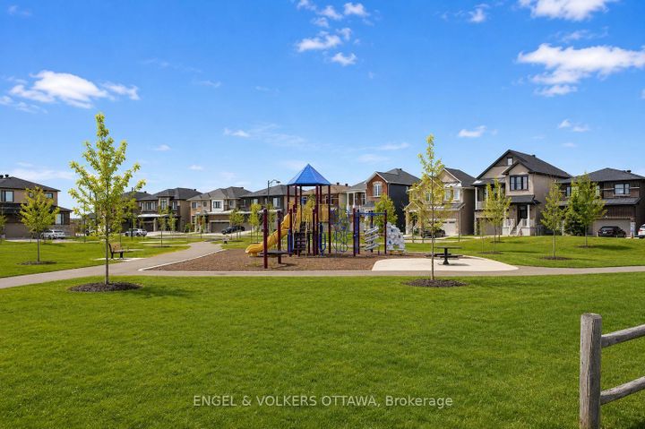 Photo 22 at 219 Liebe Terrace, Nepean (Heritage Park), Ottawa