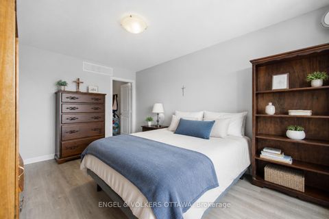 Photo 16 at 219 Liebe Terrace, Nepean (Heritage Park), Ottawa